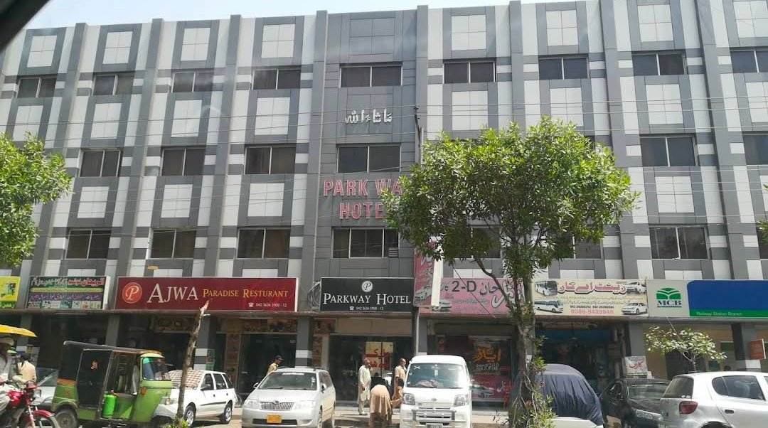 Parkway Hotel