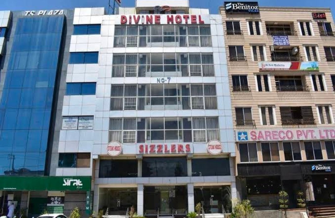 Divine Hotel DHA