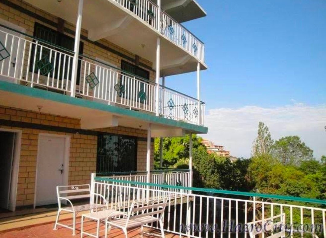 Hotel Mountain View Murree