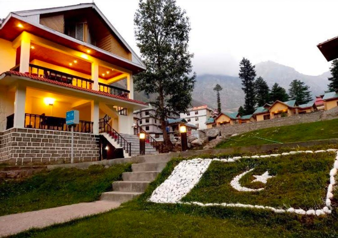 Pine Park Hotel Naran