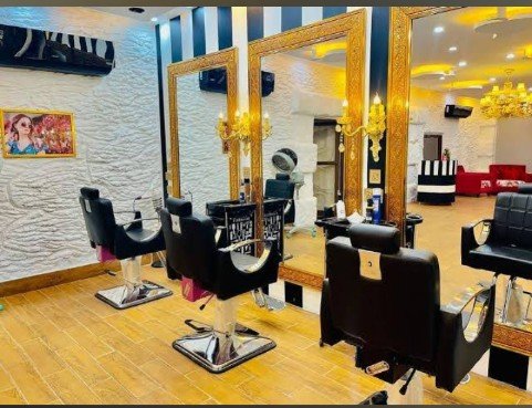 Babli Beauty Saloon jansi Mohlah jhang road