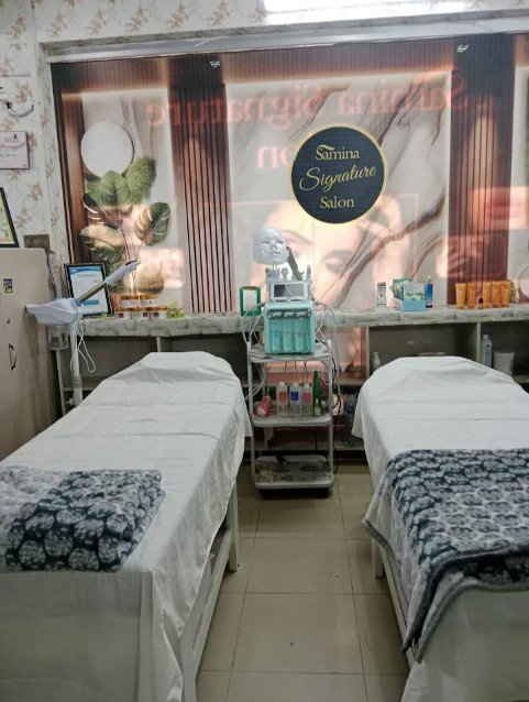 Samina Signature Salon Gujrat