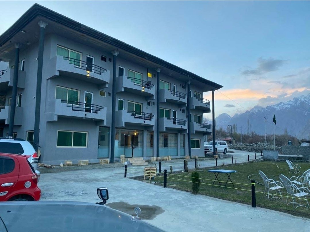 Eat and Read Hotel and Restaurant