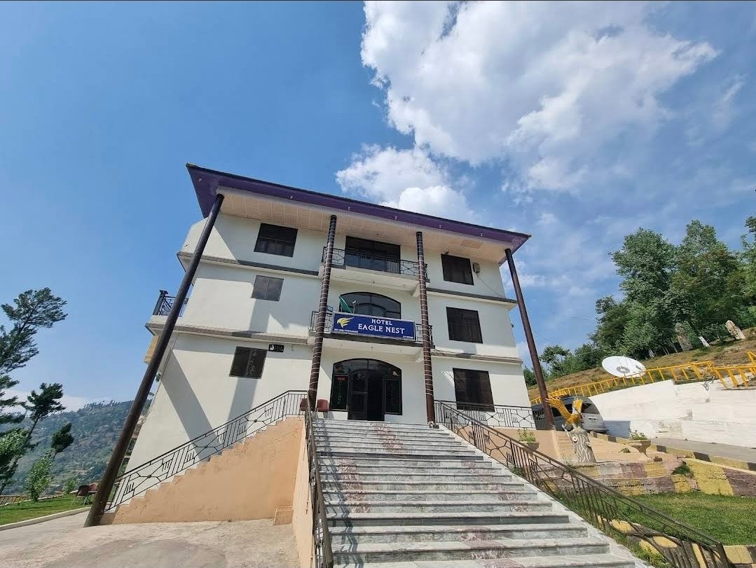 Hotel Eagle Nest Malam jabba swat