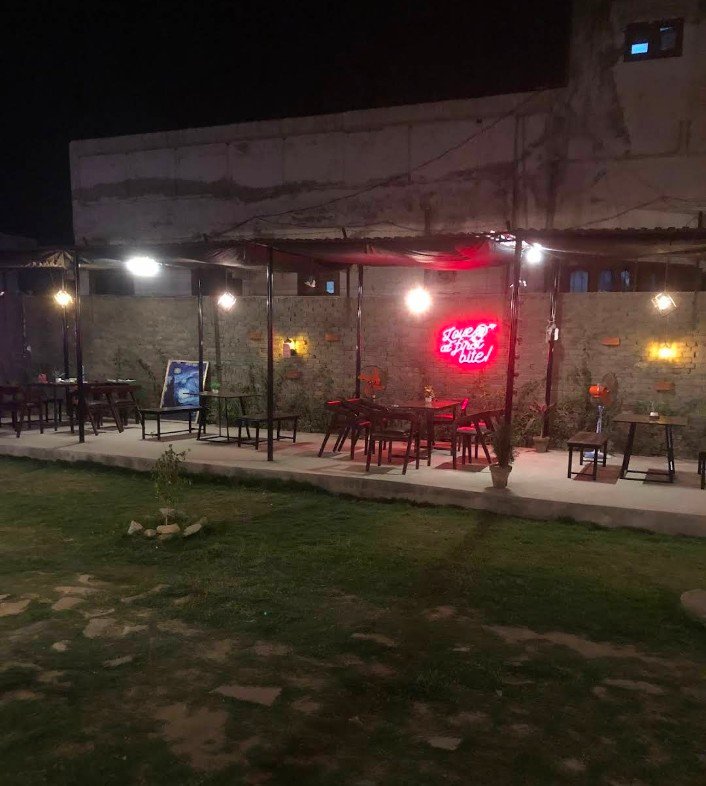 Exotic Lounge and Cafe