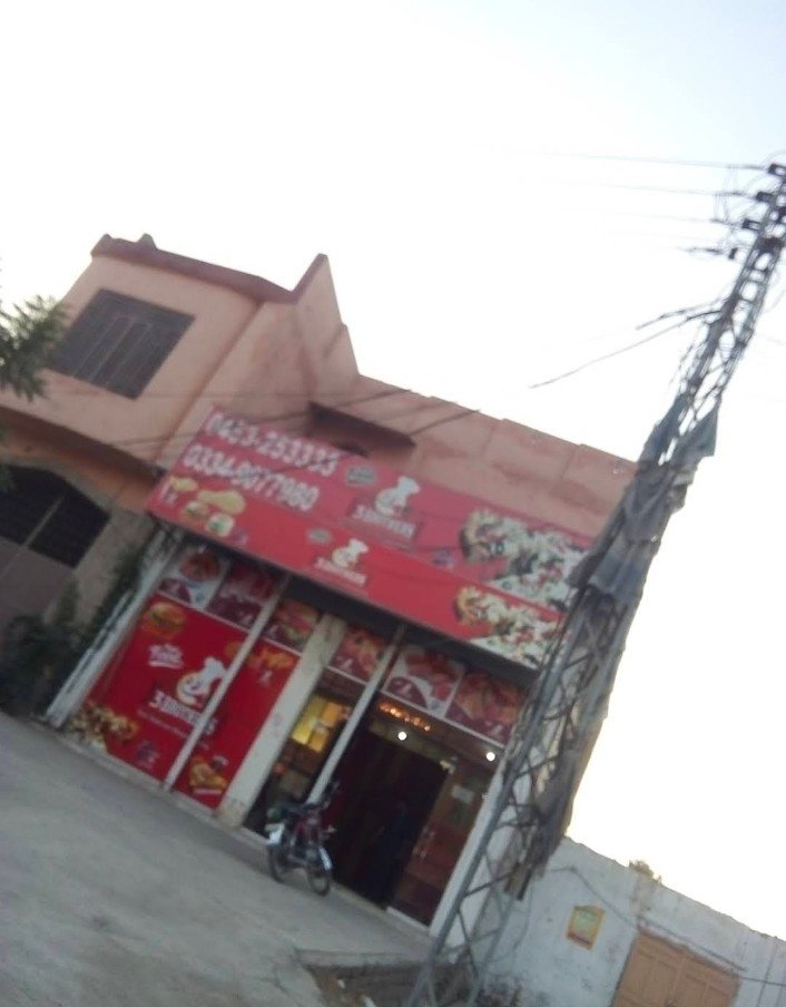 3 Brothers Fast Food.