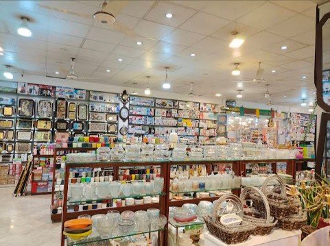 Lucky Dubai Shoes & Shopping Market