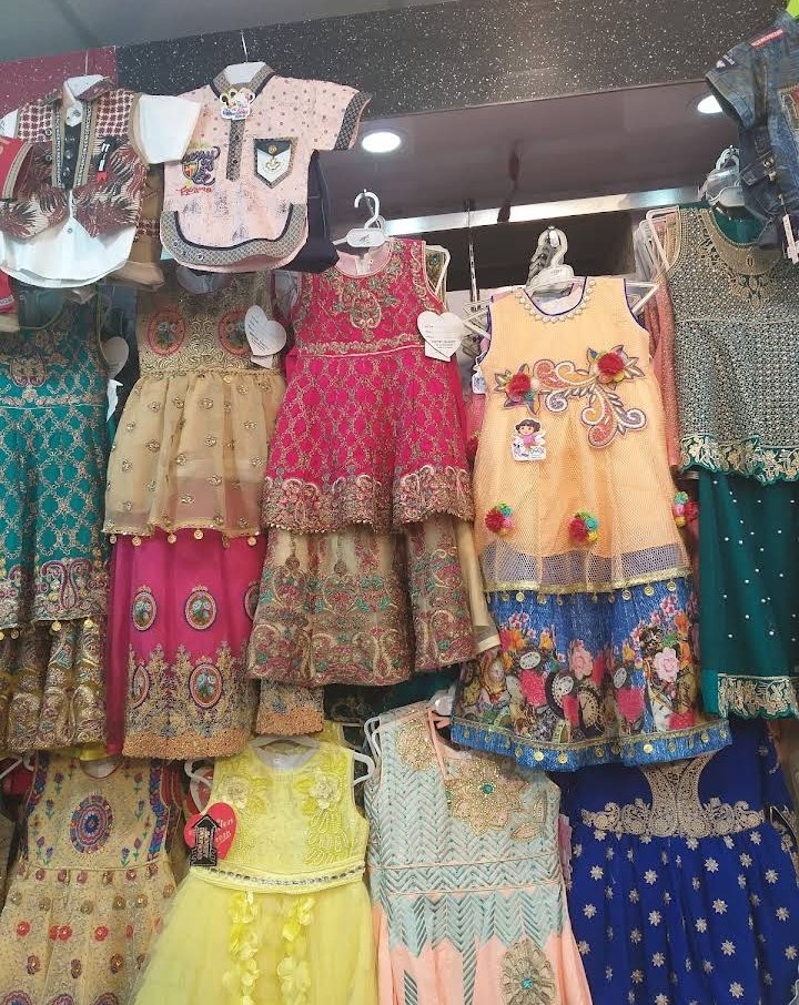 Dawood Shopping Centre