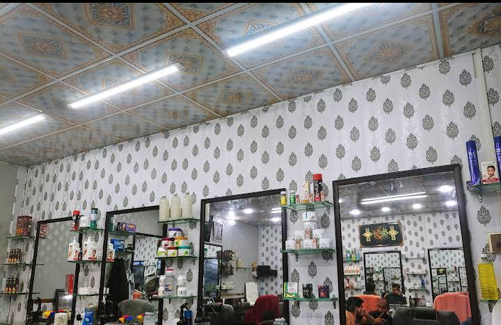 4 Season Mens Studio