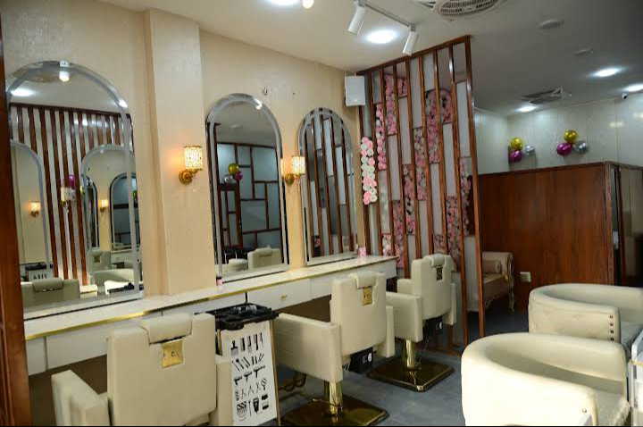 Romanas makeover Salon