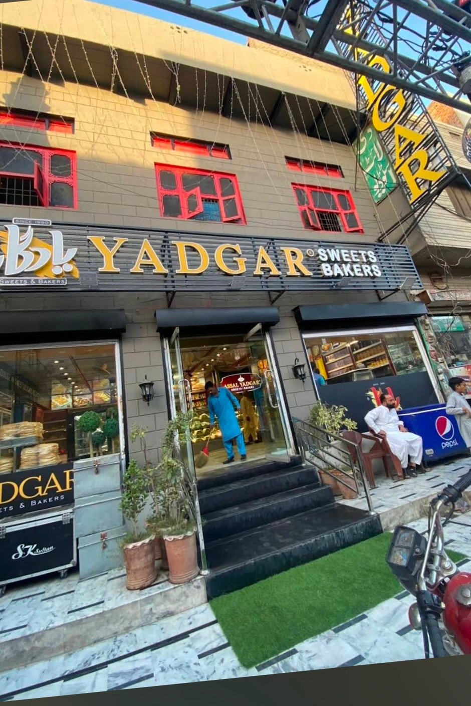 Assal Yadgar Sweets & Bakers