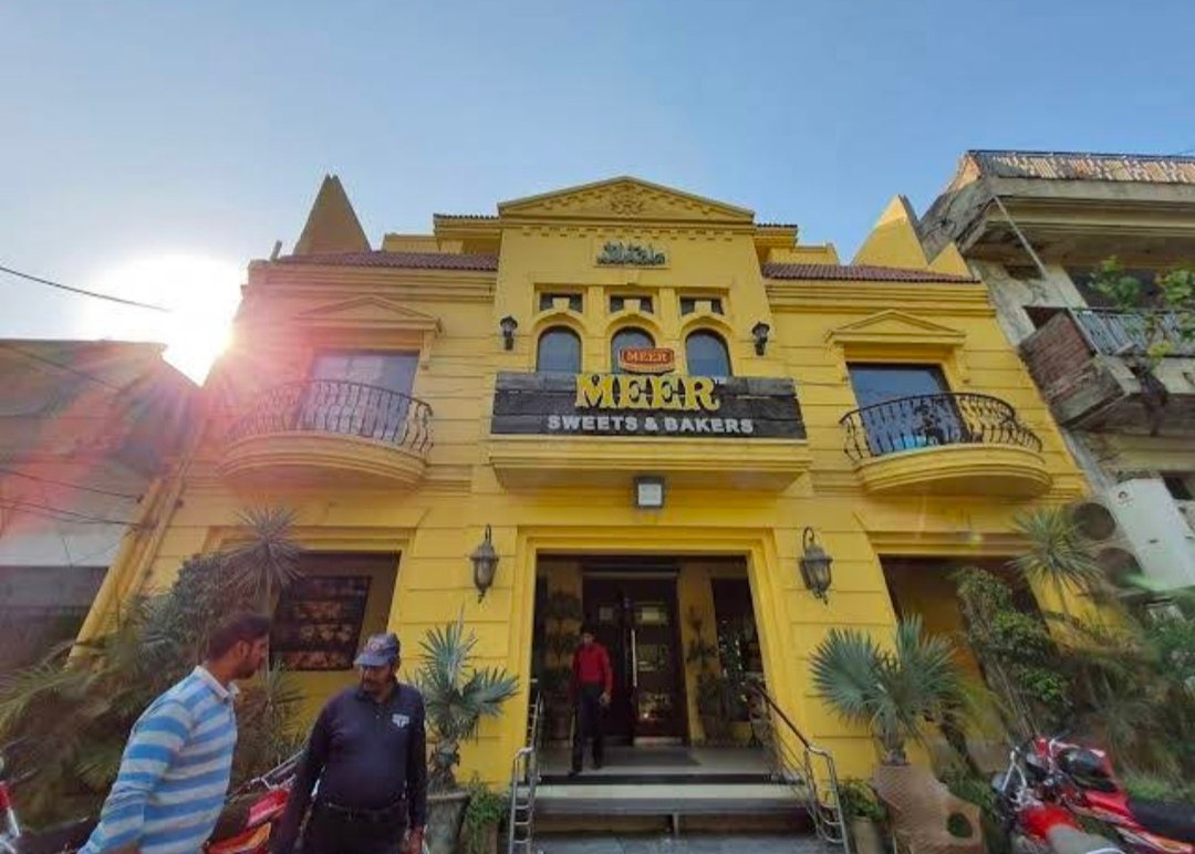 Meer Sweets & Bakers